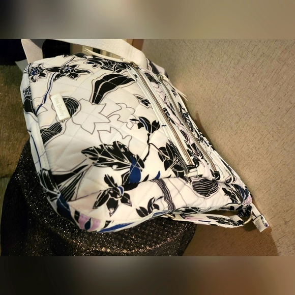 NWOT VERA BRADLEY floral white and black crossbody bag - Picture 8 of 12